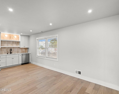 75 Grand Central Avenue - Photo Thumbnail 11