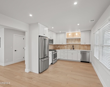 75 Grand Central Avenue - Photo Thumbnail 12