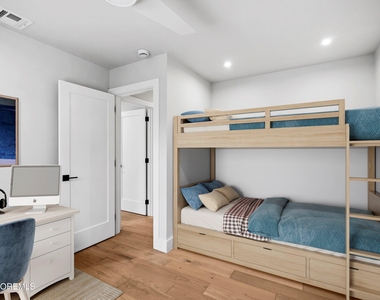 75 Grand Central Avenue - Photo Thumbnail 24