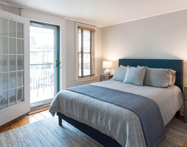 21 Surf Avenue - Photo Thumbnail 10