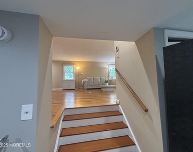 187 Elmwood Road - Photo Thumbnail 16