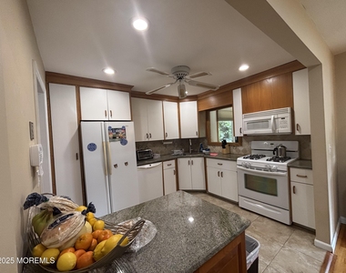187 Elmwood Road - Photo Thumbnail 8