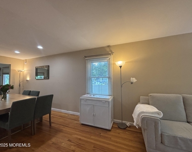 187 Elmwood Road - Photo Thumbnail 6