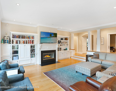 38 Vroom Avenue - Photo Thumbnail 3