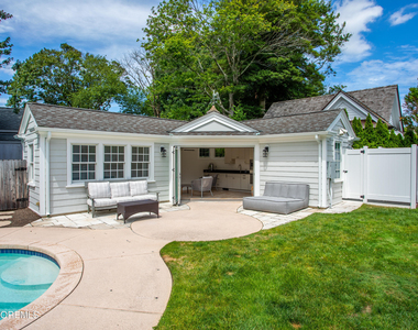 38 Vroom Avenue - Photo Thumbnail 2