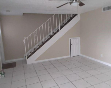 3764 Nw 21st Street - Photo Thumbnail 3