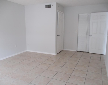 5045 Wiles Road - Photo Thumbnail 9