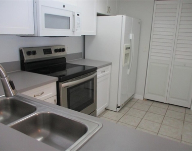 5045 Wiles Road - Photo Thumbnail 6