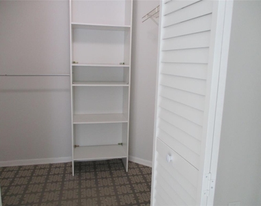 5045 Wiles Road - Photo Thumbnail 12