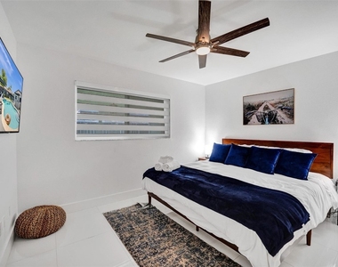 6740 Custer - Photo Thumbnail 5