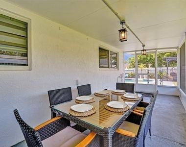 6740 Custer - Photo Thumbnail 9