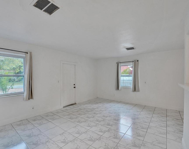 1836 Sw 9th Avenue - Photo Thumbnail 6