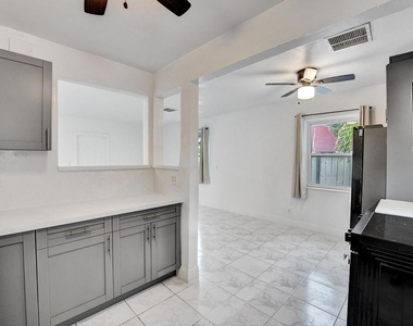 1836 Sw 9th Avenue - Photo Thumbnail 17