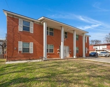 308 College Street - Photo Thumbnail 1