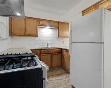 308 College Street - Photo Thumbnail 7