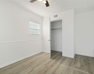 308 College Street - Photo Thumbnail 11