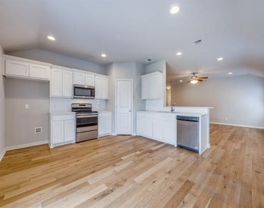 3715 Brookstone Drive - Photo Thumbnail 4