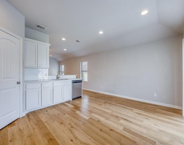 3715 Brookstone Drive - Photo Thumbnail 3