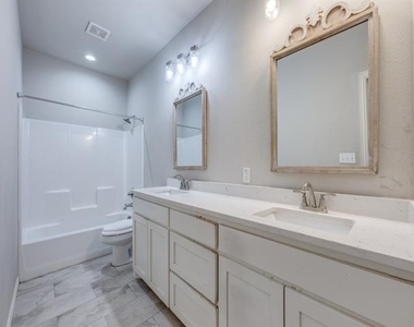 3715 Brookstone Drive - Photo Thumbnail 10