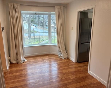 1001 Crestview Drive - Photo Thumbnail 2