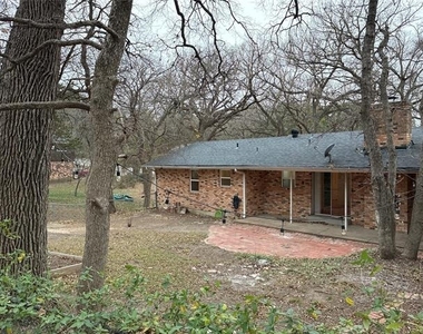 1001 Crestview Drive - Photo Thumbnail 13