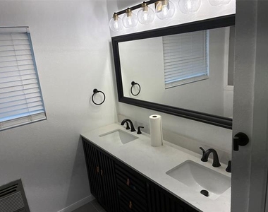 1001 Crestview Drive - Photo Thumbnail 11