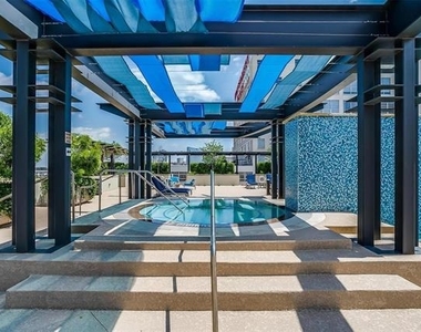 2600 W 7th Street - Photo Thumbnail 14