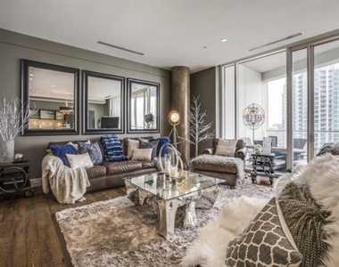 2408 Victory Park Lane - Photo Thumbnail 1