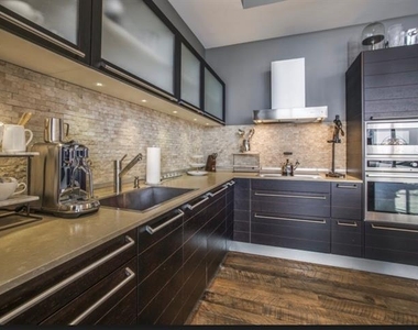 2408 Victory Park Lane - Photo Thumbnail 4