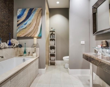 2408 Victory Park Lane - Photo Thumbnail 6
