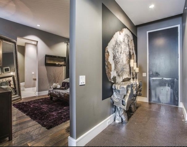 2408 Victory Park Lane - Photo Thumbnail 5