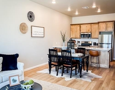 222 Mccullough Street - Photo Thumbnail 17