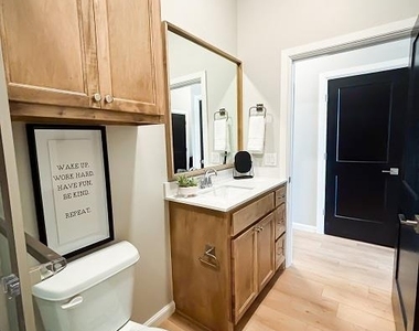 222 Mccullough Street - Photo Thumbnail 32