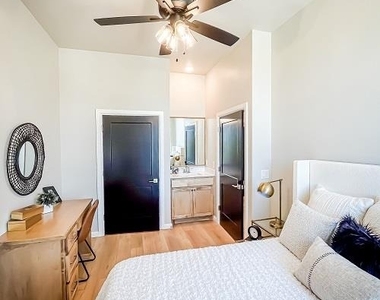 222 Mccullough Street - Photo Thumbnail 46