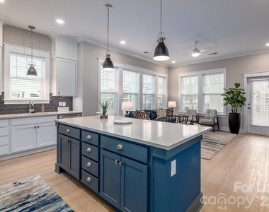 1241 Columbia Circle - Photo Thumbnail 4