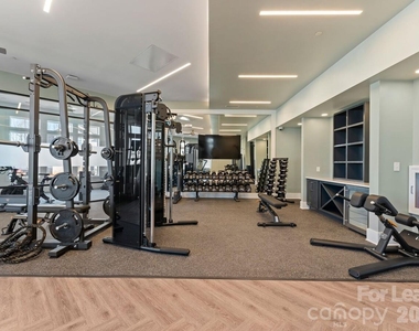 1241 Columbia Circle - Photo Thumbnail 22