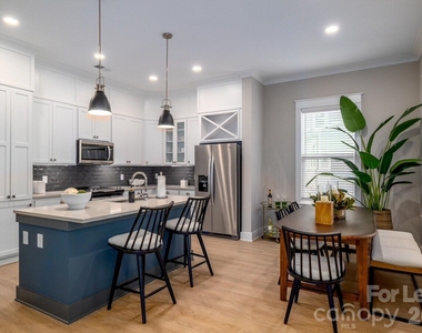 1241 Columbia Circle - Photo Thumbnail 3