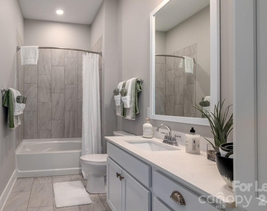 1241 Columbia Circle - Photo Thumbnail 10