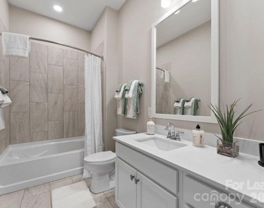 1241 Columbia Circle - Photo Thumbnail 15