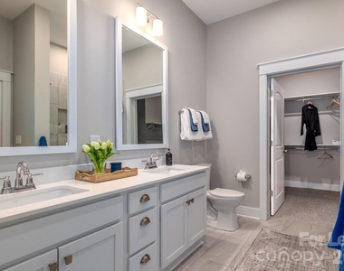 1241 Columbia Circle - Photo Thumbnail 11