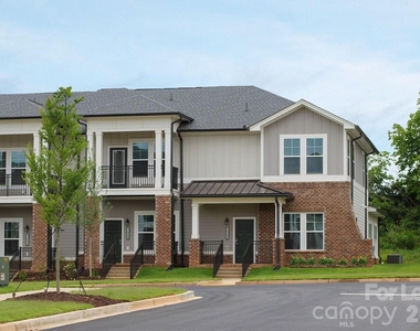 1241 Columbia Circle - Photo Thumbnail 26