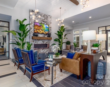 1241 Columbia Circle - Photo Thumbnail 10