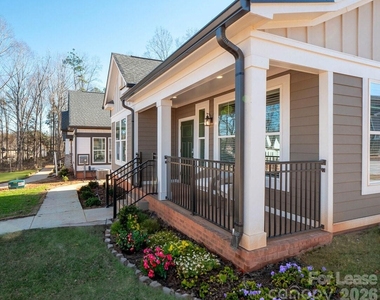 1241 Columbia Circle - Photo Thumbnail 2