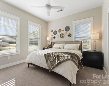 1241 Columbia Circle - Photo Thumbnail 19
