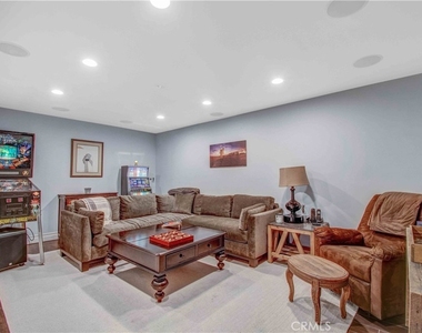 255 Emerald Bay - Photo Thumbnail 21
