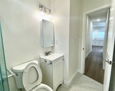 920 W Olive Avenue - Photo Thumbnail 11