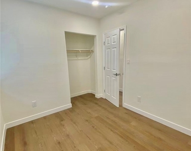 920 W Olive Avenue - Photo Thumbnail 9