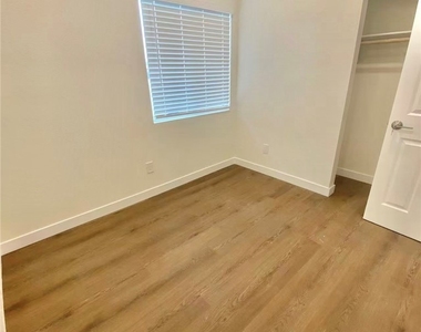 920 W Olive Avenue - Photo Thumbnail 3