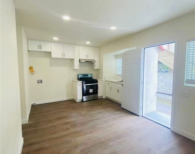 920 W Olive Avenue - Photo Thumbnail 1