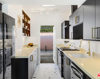 1818 N Berne Drive - Photo Thumbnail 17